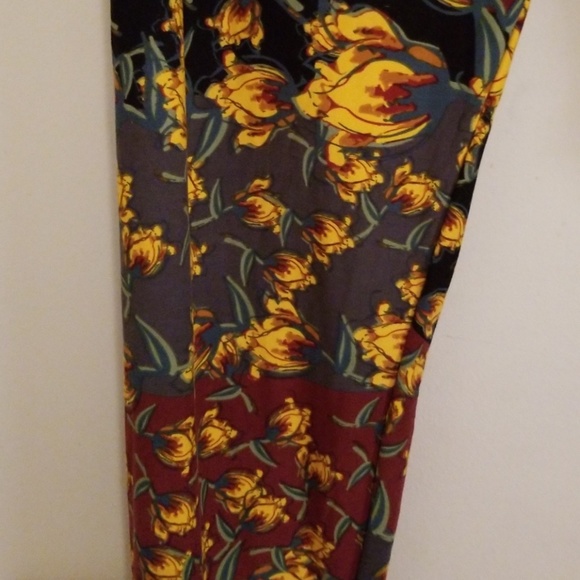 Lularoe tall and curvy leggings - Picture 2 of 2